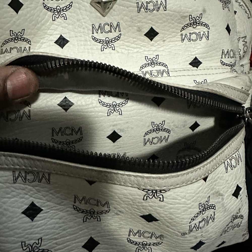 MCM BOOK BAG WHITE AND BLACK